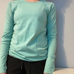 athleta long sleeve workout shirt